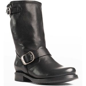 Veronica Short - Frye boot size 8.5 M 😎